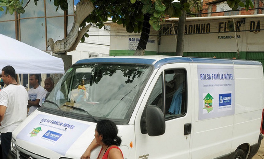 Bolsa Família Móvel leva serviços para três bairros de Salvador nesta semana