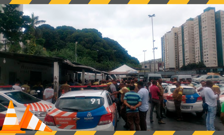 Agentes de trânsito de todo o Brasil protestam em Salvador por mais segurança