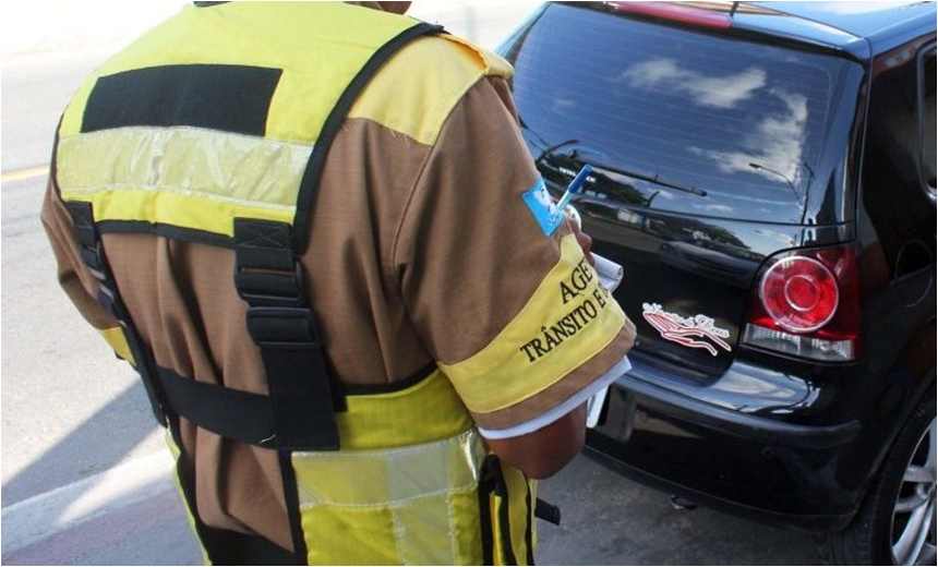 Multas de trânsito seguem ritmo de queda em Salvador, garante Secom