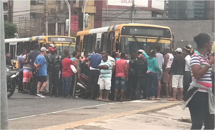 Combustível usado para abastecer carros oficias do Governo gera confusão em &#8216;Posto Escola&#8217;