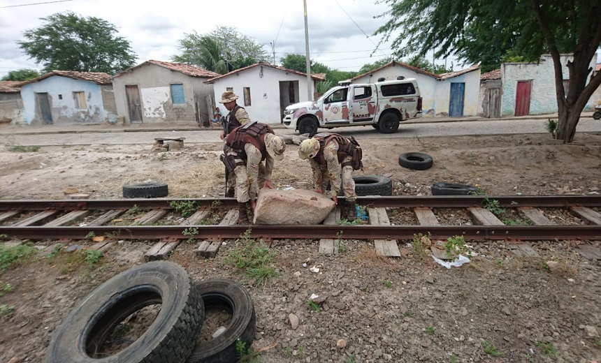 Ferrovia na região de Itatim bloqueada por caminhoneiros é liberada por policiais