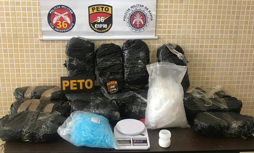 Polícia apreende drogas e material usado no tráfico em casa na cidade de Dias D&#8217;Avila