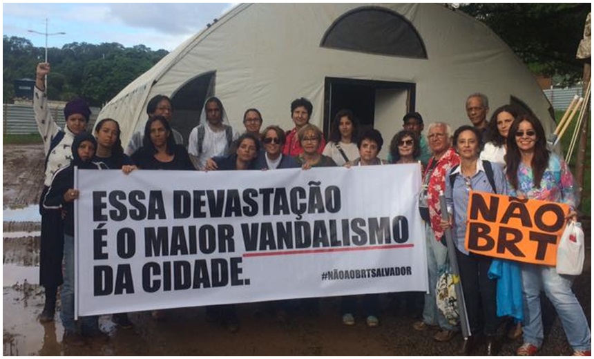 Polícia é acionada após manifestantes ocuparem canteiro do BRT