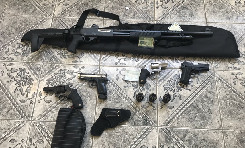 PM preso por venda irregular de armas tinha arsenal dentro de casa