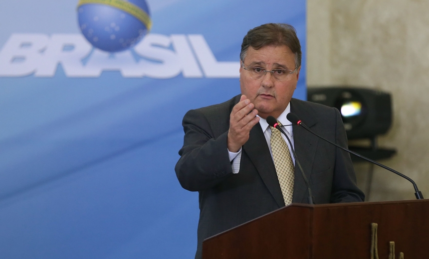 Geddel desacata agente penitenciário da Papuda e é punido por unidade