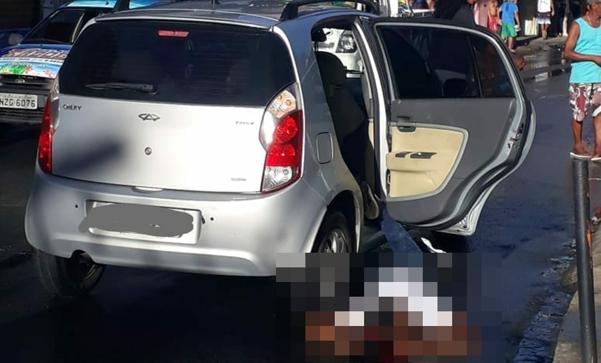 Homem é assassinado a tiros dentro de carro no Vale das Pedrinhas