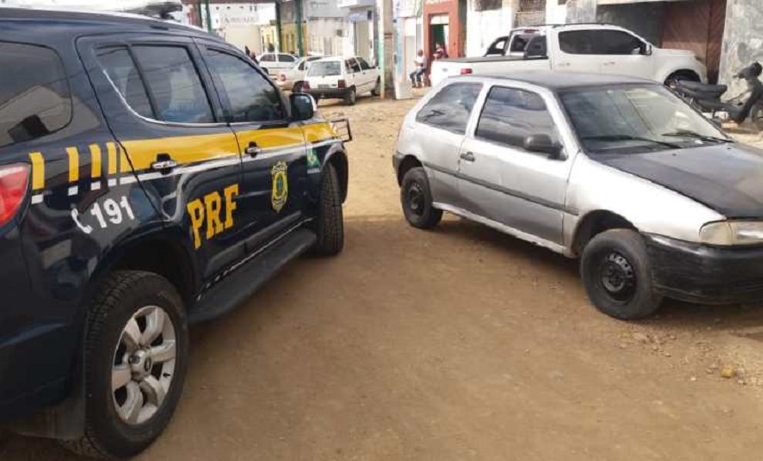 PRF recupera em Jaguaquara veículo roubado em Salvador em 2009