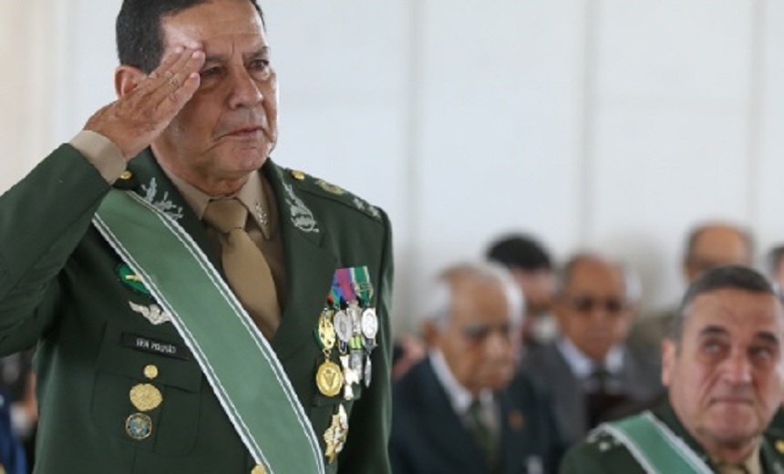 General Mourão prepara curso para candidatos das Forças Armadas à eleição