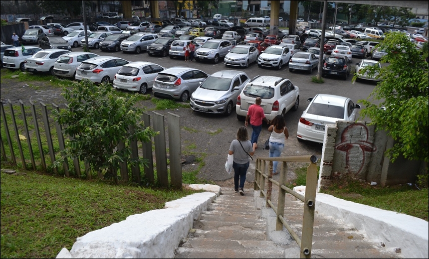 Motoristas relatam assaltos em estacionamento da Transalvador; confira vídeos