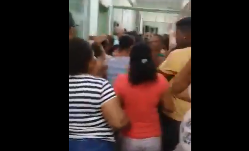 Vídeo mostra desespero em escola após invasão; &#8220;diversos tiros&#8221;