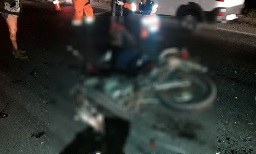 Dois homens morrem em acidente envolvendo motocicletas na BR-324, em Feira de Santana