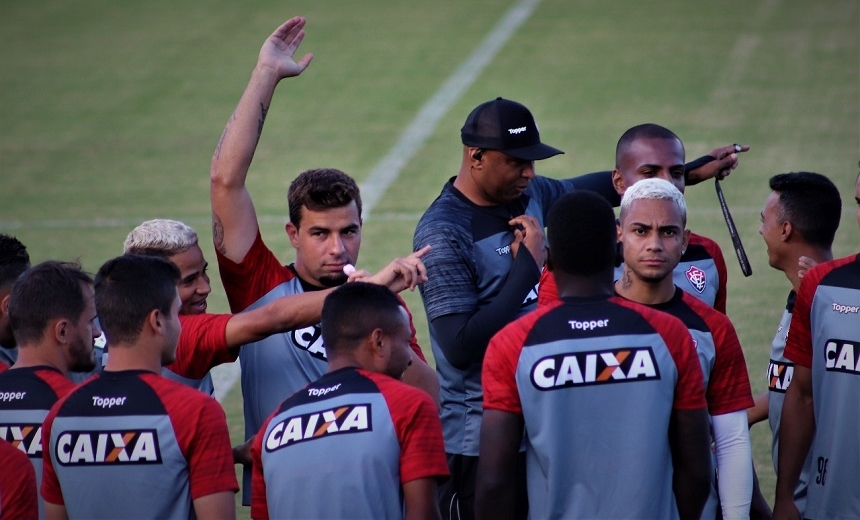 No Barradão, Vitória pega hoje o Sport pensando em se afastar do Z-4 do Brasileirão