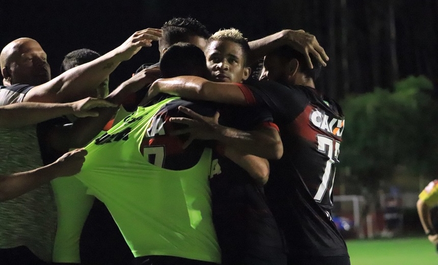 Vitória mantém boa sequência no Barradão e vence o Sport pelo Campeonato Brasileiro