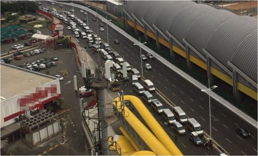 Carreata deixa trânsito bastante complicado na Av.Paralela