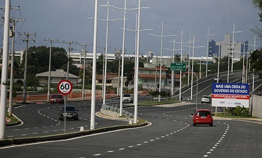 Assalto a ônibus na Orlando Gomes deixa policial e passageira baleados