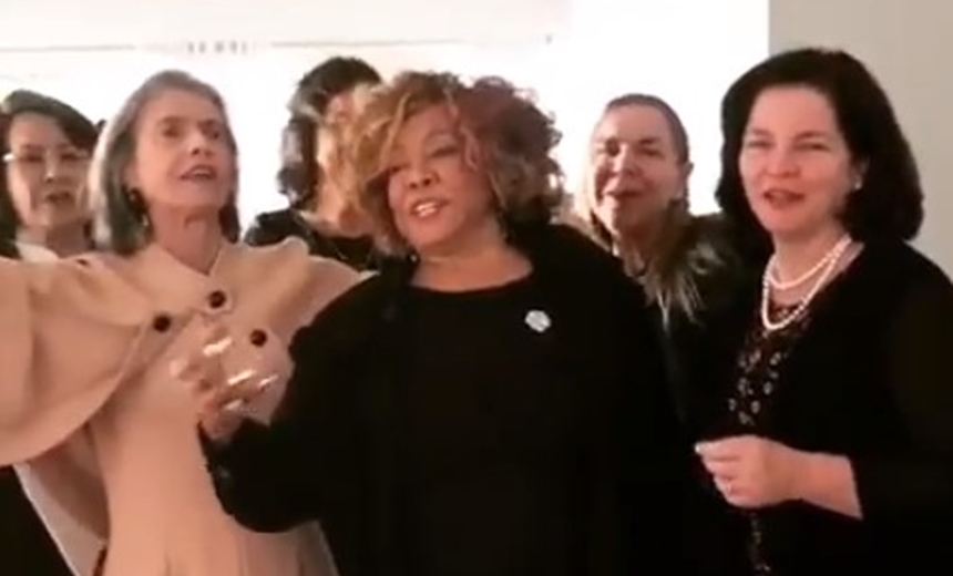 Vídeo: Alcione canta ao lado de Carmem Lúcia e Raquel Dodge; assista