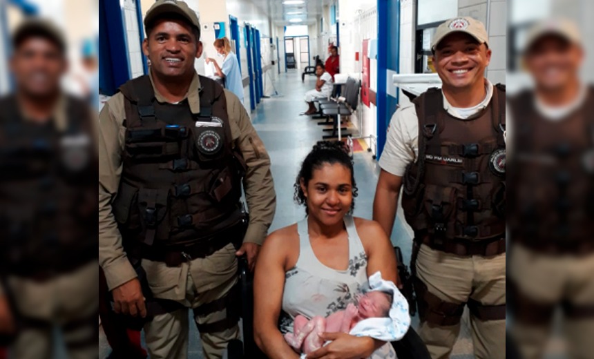 Policiais militares ajudam mulher durante trabalho de parto no Sul da Bahia