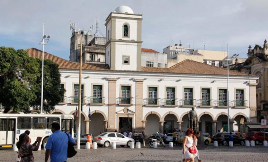 Posto bancário da Câmara de Salvador é assaltado por dupla armada