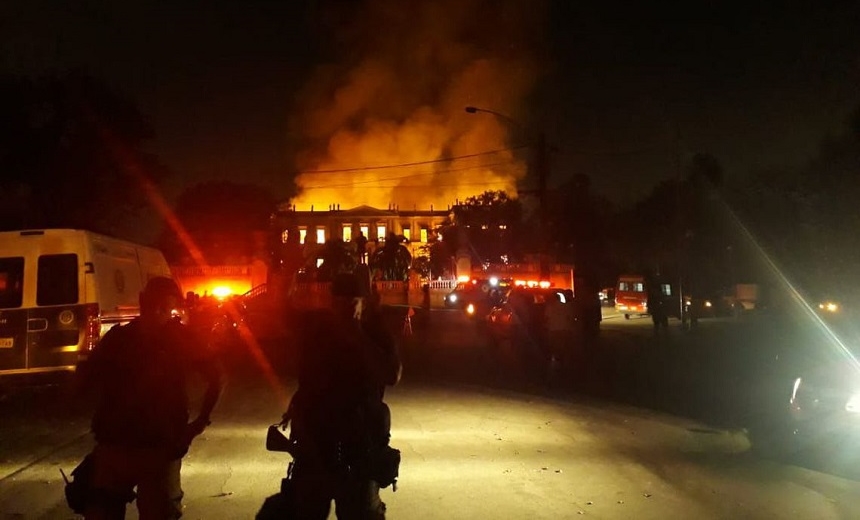 Chamas destroem Museu Nacional no Rio de Janeiro