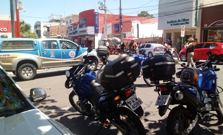 Urgente! Assalto com refém dentro de banco movimenta policiais em Paulo Afonso; vídeo