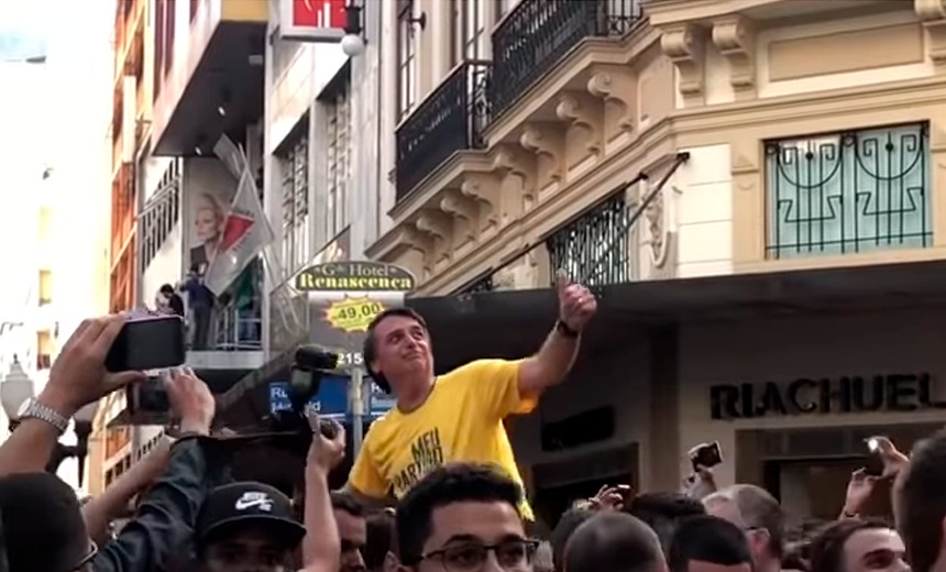 Médicos do Sírio Libanês irão examinar Bolsonaro; candidato foi atingido em três órgãos