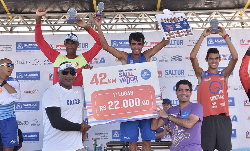 Mais de cinco mil atletas participaram da Maratona Cidade de Salvador