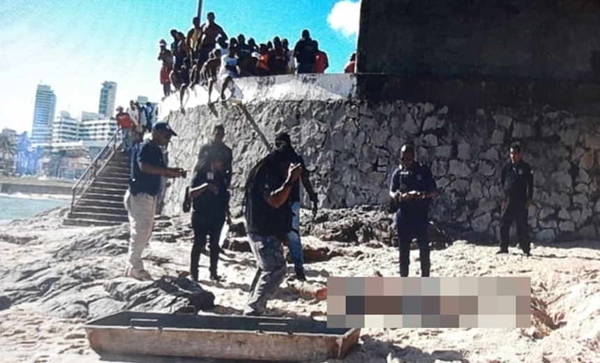 Corpo com marcas de pauladas é encontrado enterrado em praia no Rio Vermelho