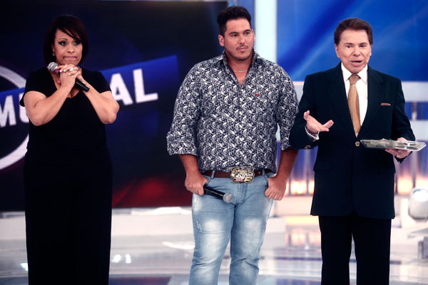 Silvio Santos comanda a grande final do Torneio Musical