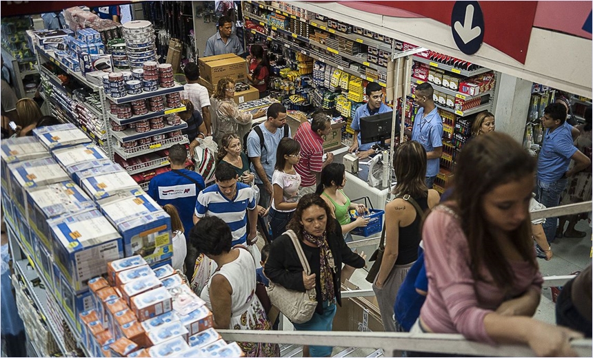 Pagamento do 13º salário injeta R$ 211,2 bilhões na economia