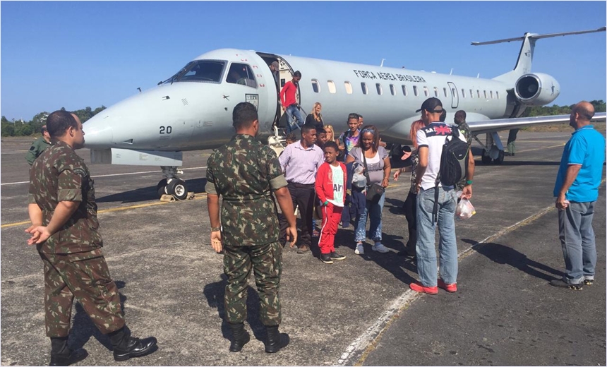 Venezuelanos refugiados chegam à Salvador; veja fotos