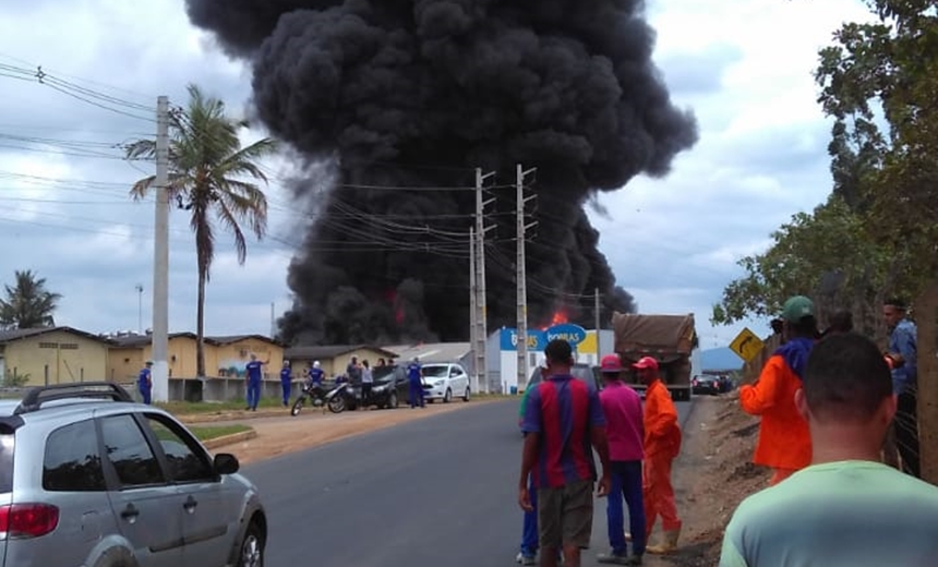 Incêndio atinge fábrica de isopor em Santo Antônio de Jesus; polícia investiga causas