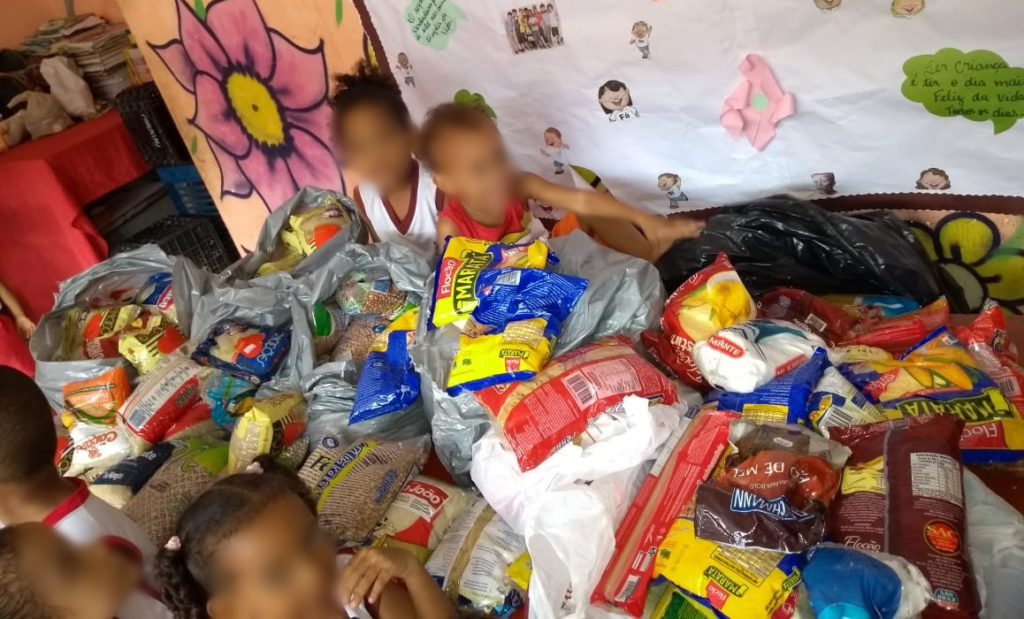 Alimentos arrecadados no Clube da Alegria Especial são entregues; veja reportagem