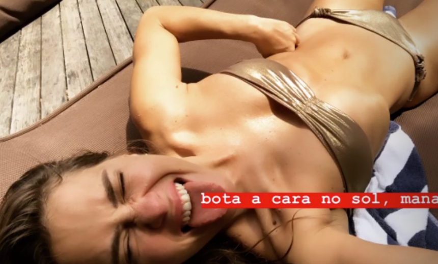 Carolina Dieckmann chama a atenção ao se bronzear: &#8220;Bota a cara no sol, mana&#8221;