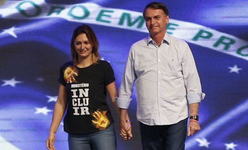 Michelle Bolsonaro chega a Brasília para primeira visita após eleição