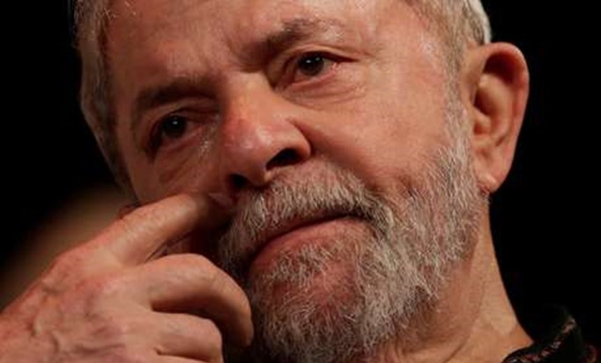 Lula está sendo pressionado para concordar com prisão domiciliar