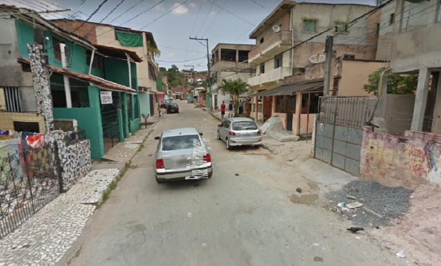 Jovem morre e outro fica ferido em ataque a tiros no bairro de Itacaranha