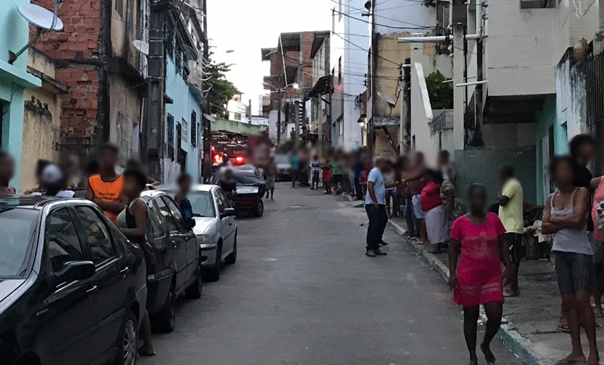 Urgente! Bandidos fazem reféns no posto de saúde na Santa Cruz; PM é baleado