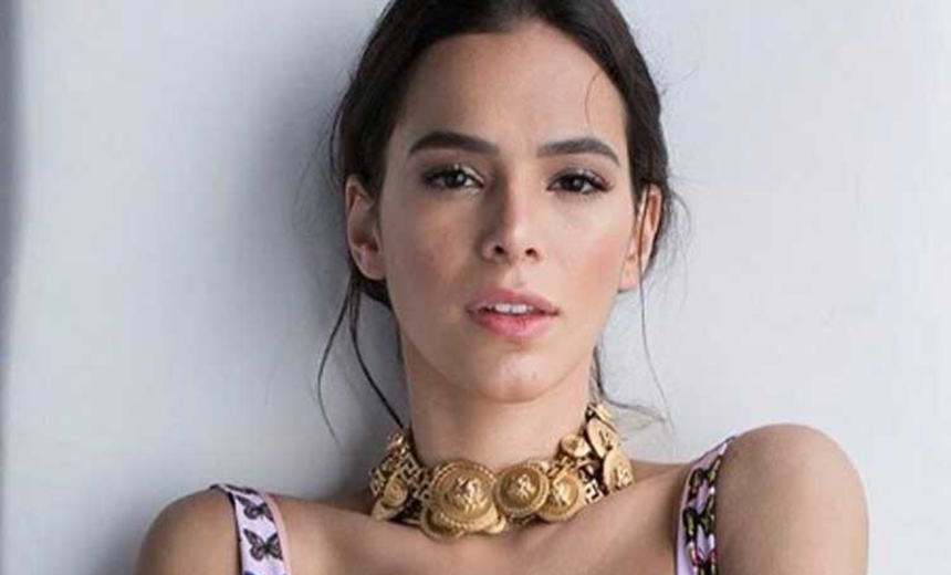 &#8220;Nós estamos com vocês&#8221;, diz Marquezine sobre caso João de Deus