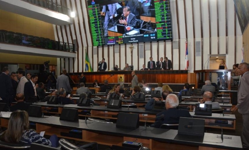 Entre projetos polêmicos, ALBA vota hoje proposta de teto dos salários dos servidores