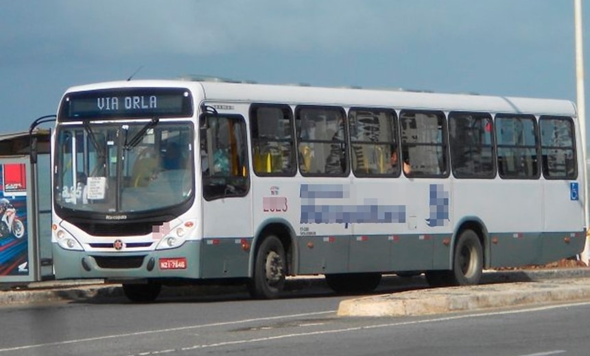 Bandidos armados &#8216;tocam o terror&#8217; durante assalto a ônibus no bairro do Rio Vermelho