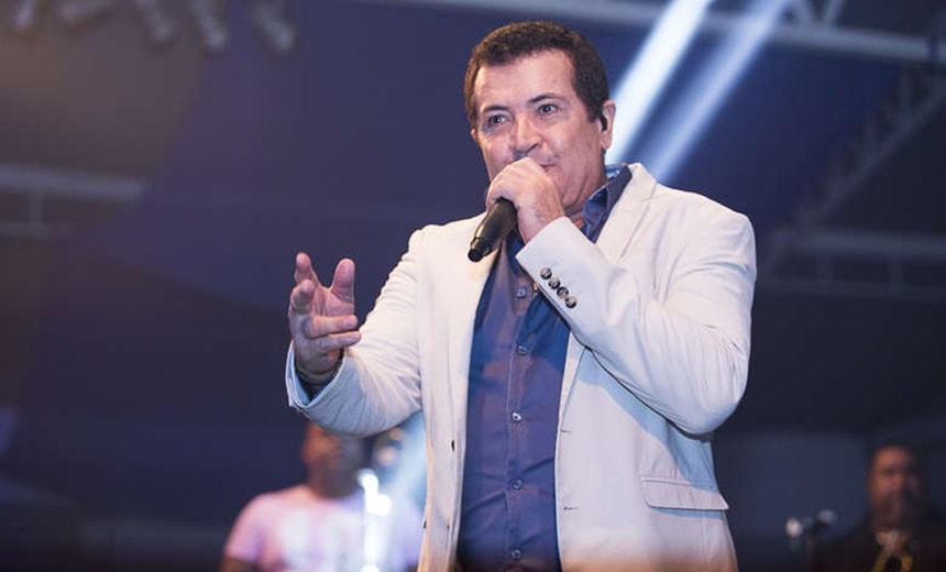 Beto Barbosa celebra primeiro show após &#8216;cinco meses de internação e quimios&#8217;