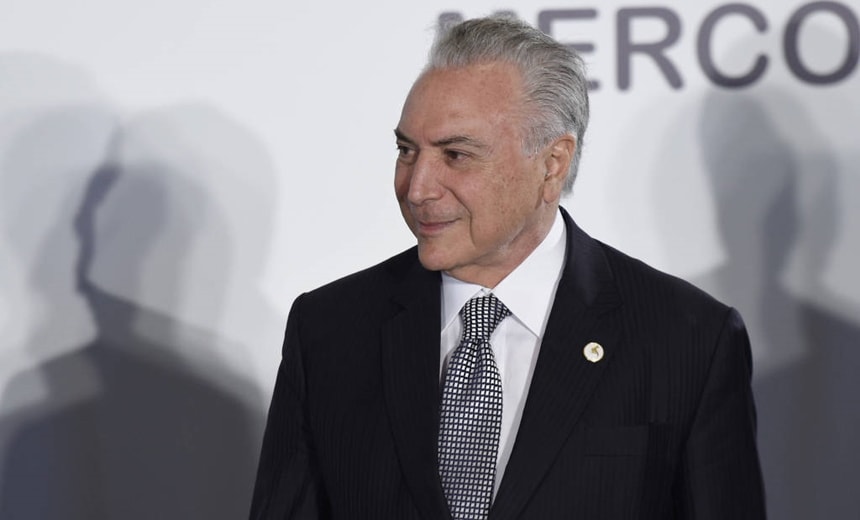 Em despedida, presidente diz que sentirá muita falta do &#8220;Fora Temer&#8221;