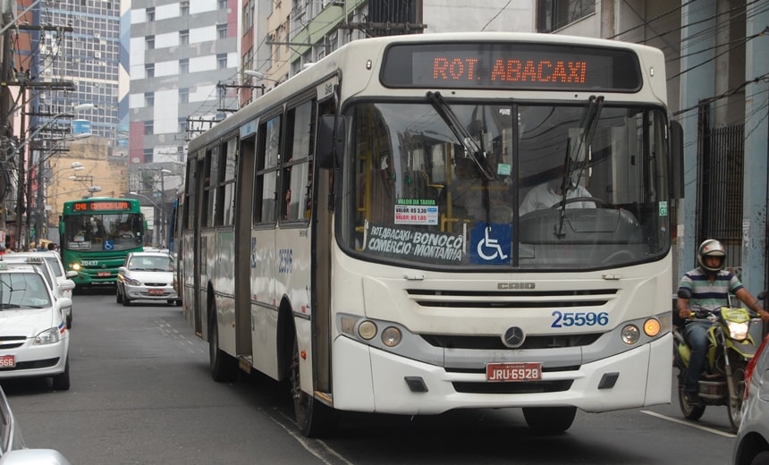 Tarifa de ônibus não terá reajuste no dia 2 de janeiro, garante ACM Neto