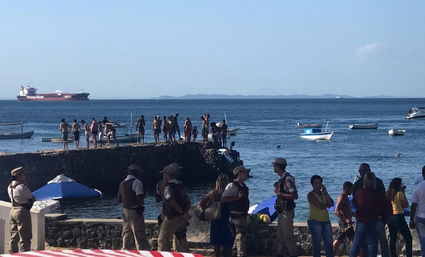 Prefeitura proíbe &#8216;micareta na água&#8217; que ficou famosa no Porto da Barra; &#8220;humilhado&#8221;