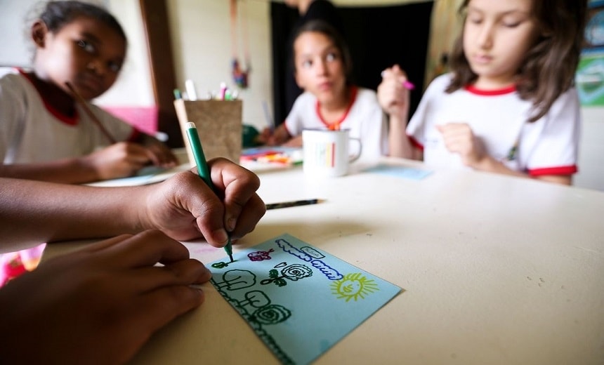 MEC passa a contar com secretarias para alfabetização e escolas militares