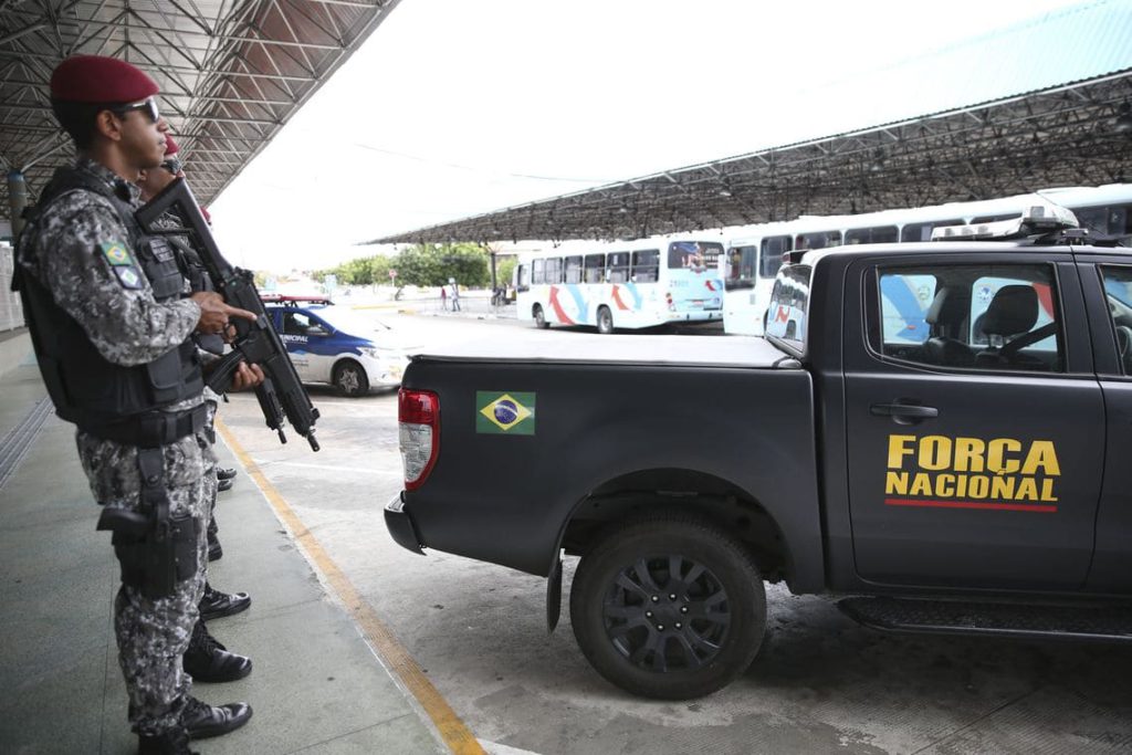 Presos são levados do Ceará para penitenciária no Rio Grande do Norte