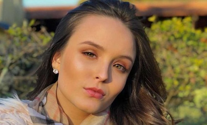 Larissa Manoela choca seguidores ao mostrar o corpão de biquíni; confira