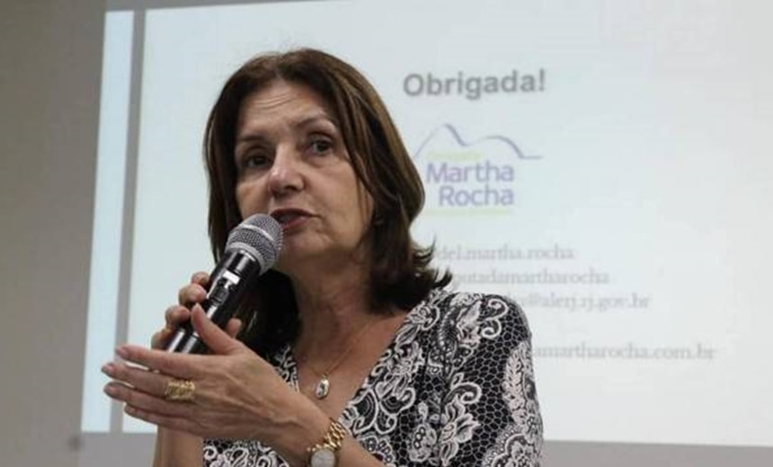 Carro da deputada Martha Rocha (PDT-RJ) é alvejado e motorista é baleado