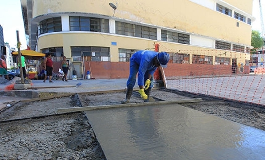 Rui Costa visita obras de melhorias da acessibilidade nas ruas do Comércio