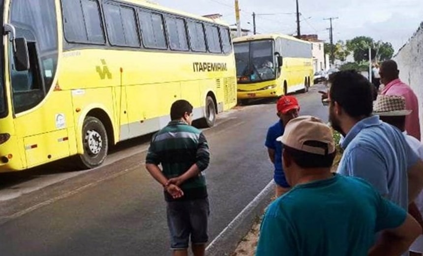 Homens encapuzados assaltam dois ônibus na BR-101, em Teodoro Sampaio